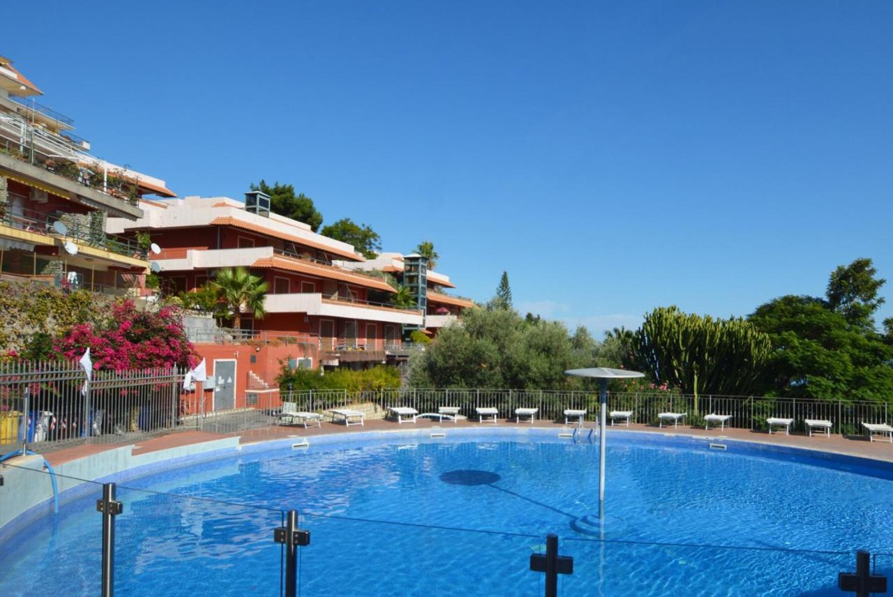 Hotiday Village Letojanni Taormina Exterior photo