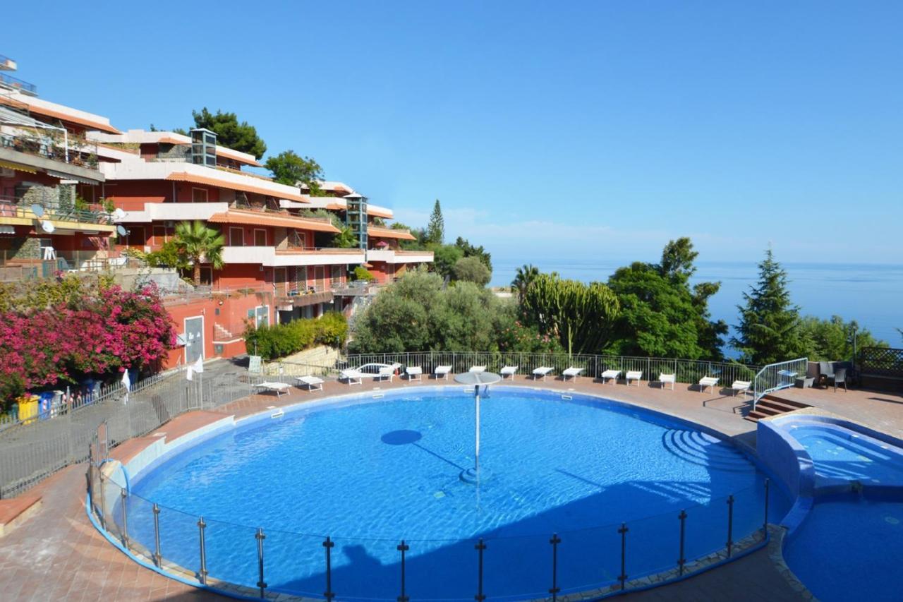 Hotiday Village Letojanni Taormina Exterior photo