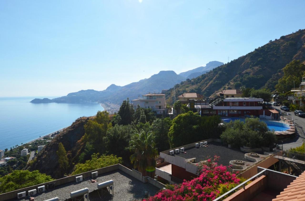 Hotiday Village Letojanni Taormina Exterior photo